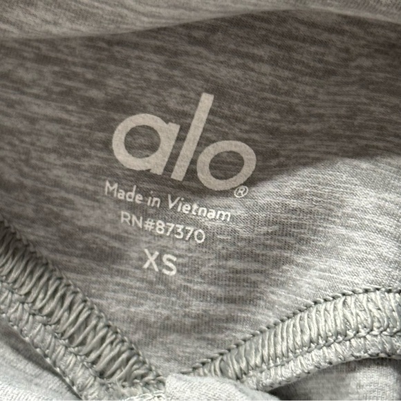 ALO Yoga Women's Gray Leggings - Picture 8 of 10